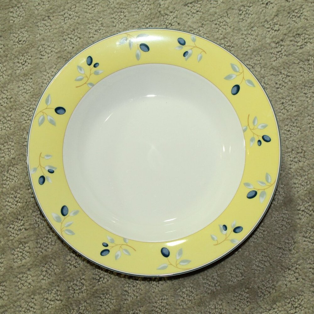 Set of 4 Royal Doulton blueberry Rimmed Soup Bowls